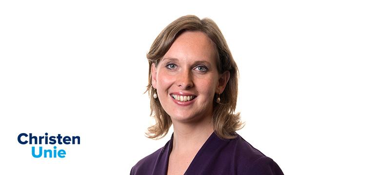 Portretfoto Stieneke van der Graaf met partijlogo ChristenUnie