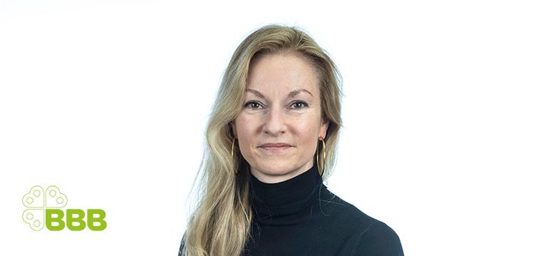 Portretfoto Lilian Helder met partijlogo BBB