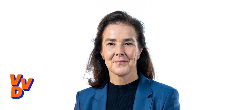 Portretfoto Wendy van Eijk-Nagel met partijlogo VVD