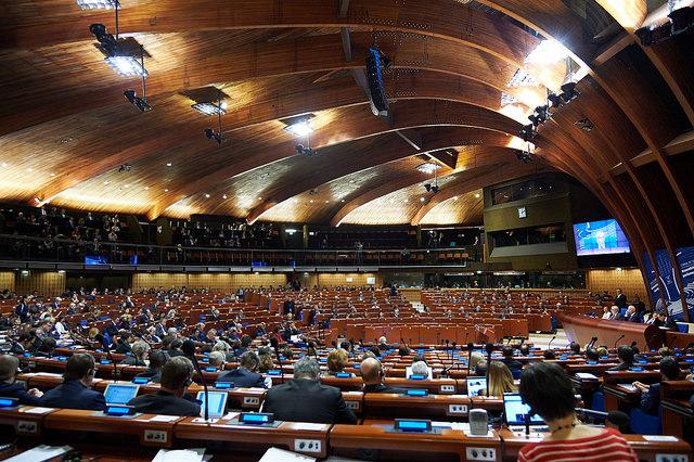 De Parlementaire Assemblee van de Raad van Europa in het Palais de l'Europe te Straatsburg.