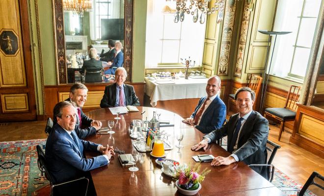 Informateur Herman Tjeenk Willink praat op vrijdag 23 juni 2017 om 18.00 uur over de kabinetsformatie met fractievoorzitters Mark Rutte (VVD), Sybrand van Haersma Buma (CDA), Alexander Pechtold (D66) en Gert-Jan Segers (ChristenUnie).