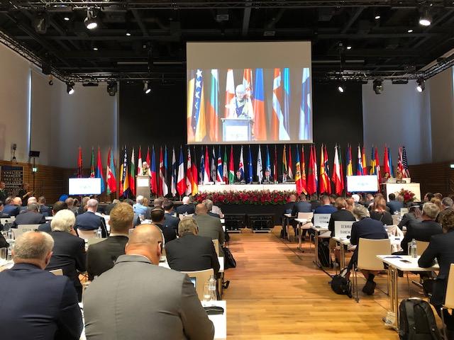 De plenaire zitting van de NAVO PA in Bratislava, mei 2019