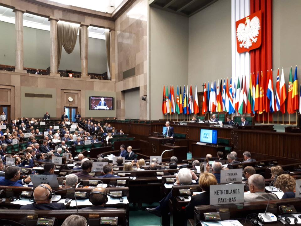 Kamerleden in Warschau voor de NAVO-assemblee