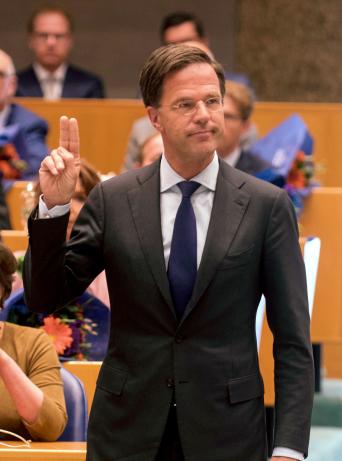 Mark Rutte is op donderdag 23 maart beëdigd als Tweede Kamerlid, terwijl hij op dat moment ook minister-president was van het demissionaire kabinet-Rutte II.