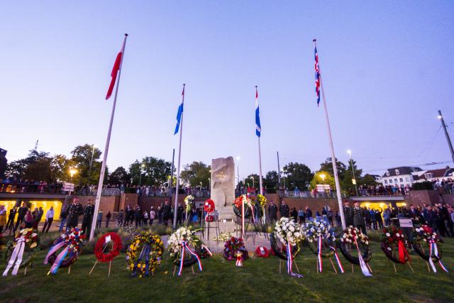 Herdenking van de Slag bij Arnhem bij het Airborne-monument 20 september 2019 